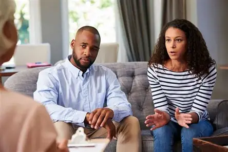 La crise de couple n'est pas une fin — c'est souvent un signal de transformation